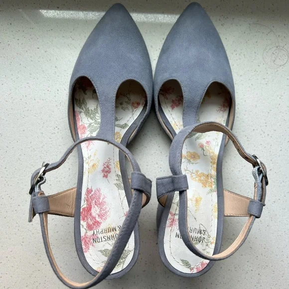 Johnston & Murphy t strap pointed toe heel shoe. - Picture 3 of 5